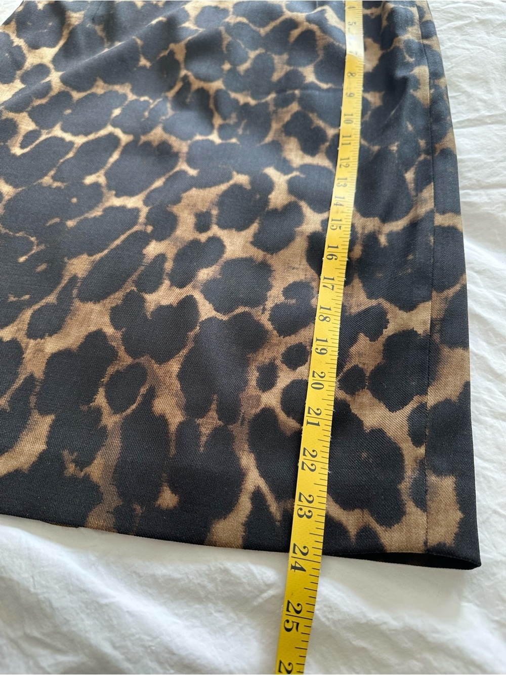 Elie Tahari Leopard-Print Pencil Skirt in Black and Brown, size 8 - Picture 11 of 15